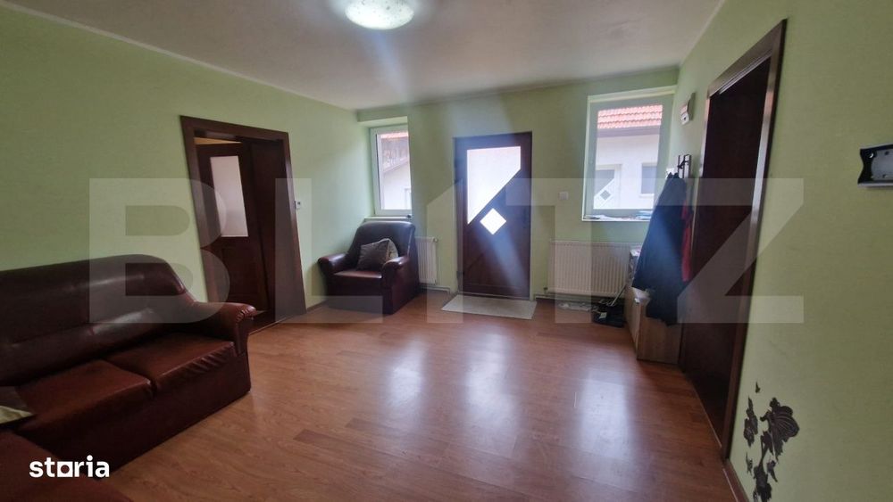 Casa cu teren 935 m , doua corpuri de case, Sacele -zona buna