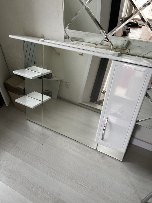 Зеркало.