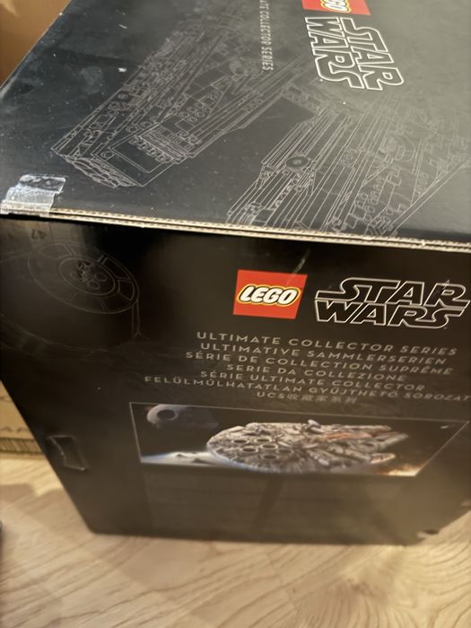 Lego Millenium Falcon Ultimate Collector Series