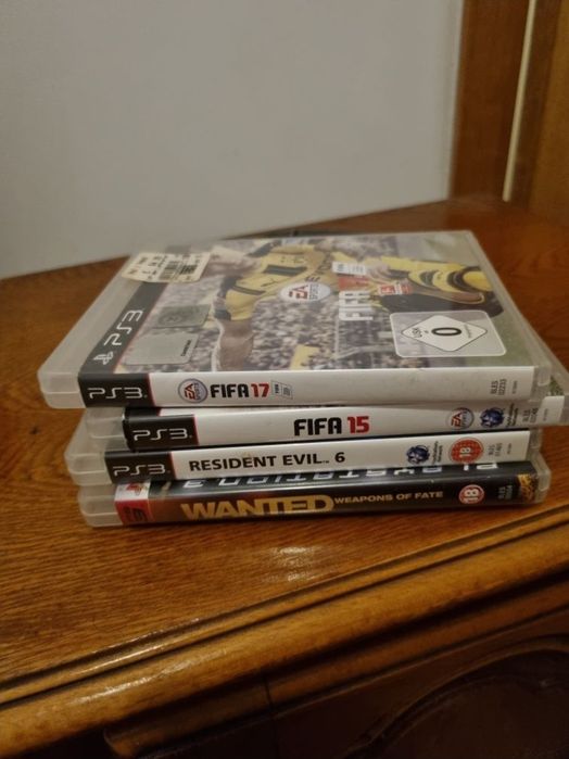 Jocuri  fifa 15 , 17 , RE 6, Wanted
In ambalaj original