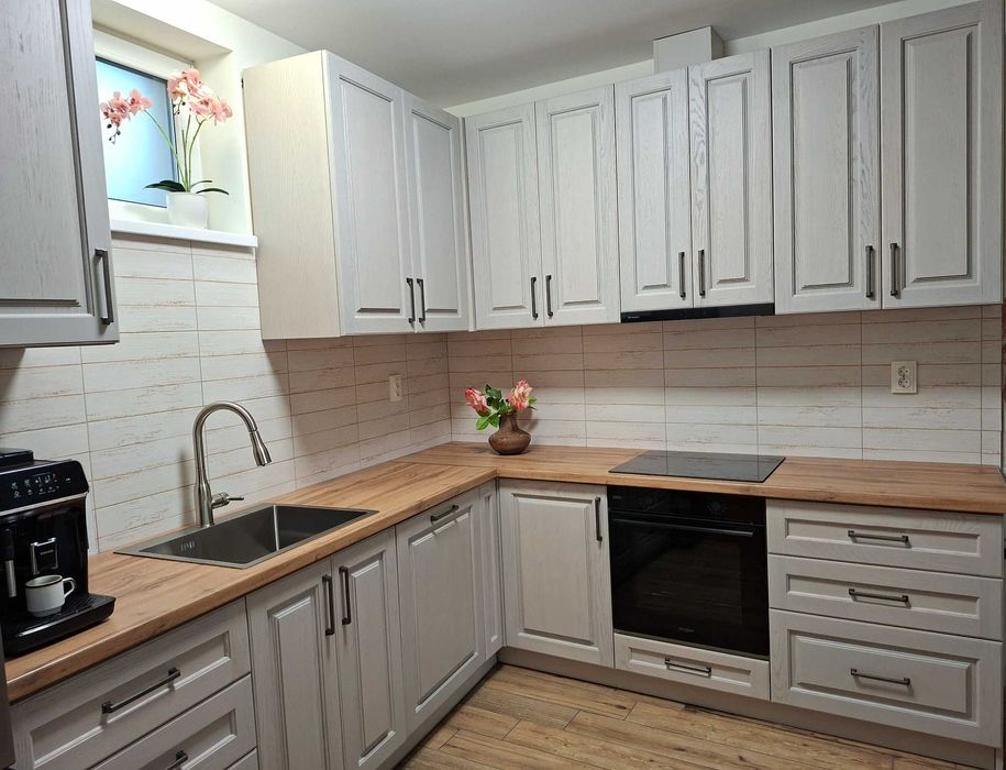 Mobila living moderna,  PAL 18 mm Egger cu 6 sertare si LED