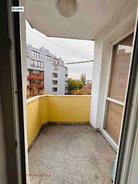 Продава се Тристаен апартамент в Плевен, Идеален център - 107 кв.м за 1449 €/кв.м - Снимка #9