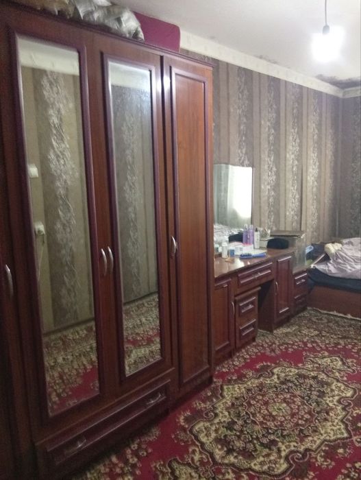 Сотилади 2 хонали 8 мкрн