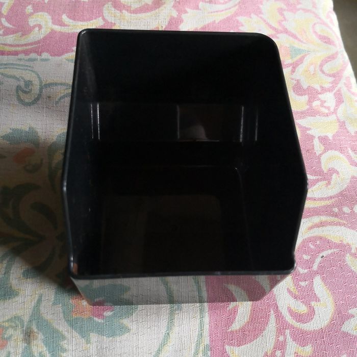 Vând.     tavita zaț tchibo esperto și latte