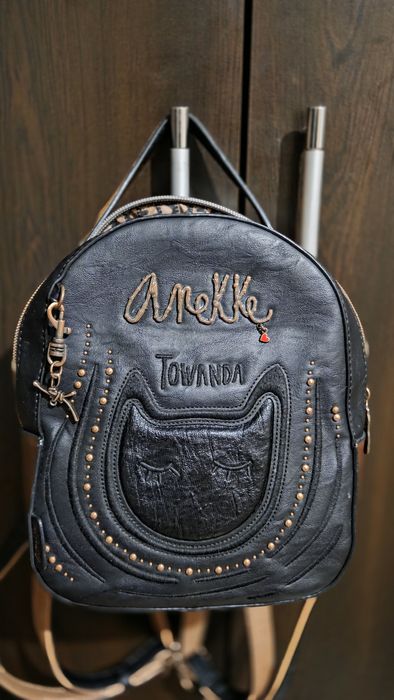 Дамски чанти и раници