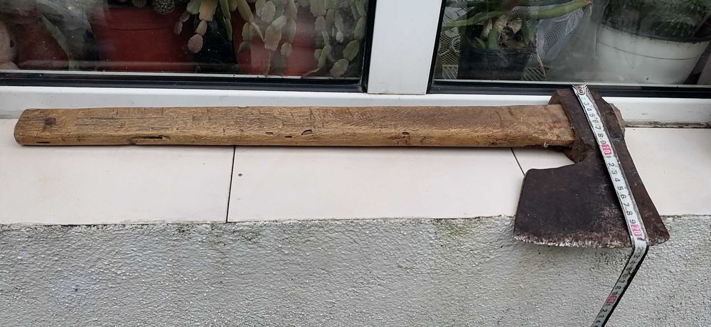 vand  topor  confectionat  la  forja  pret  350