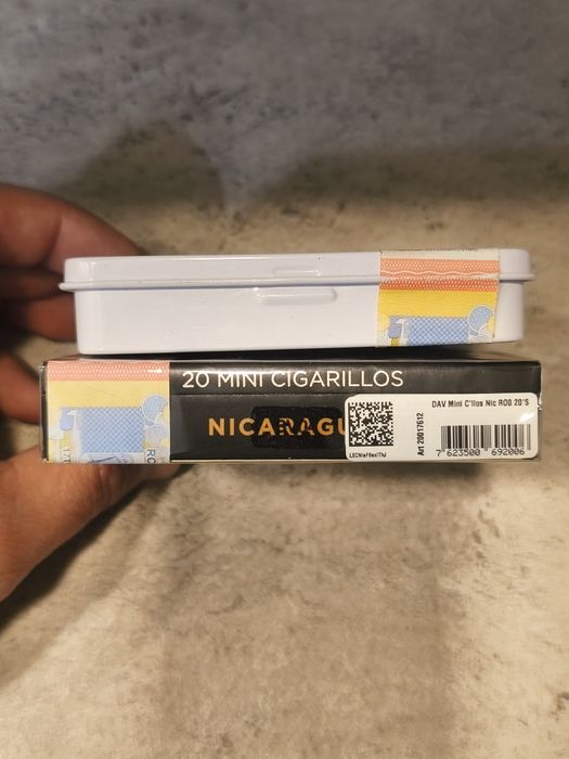 Tigari de foi mini cigarillos Davidoff si Perdomo