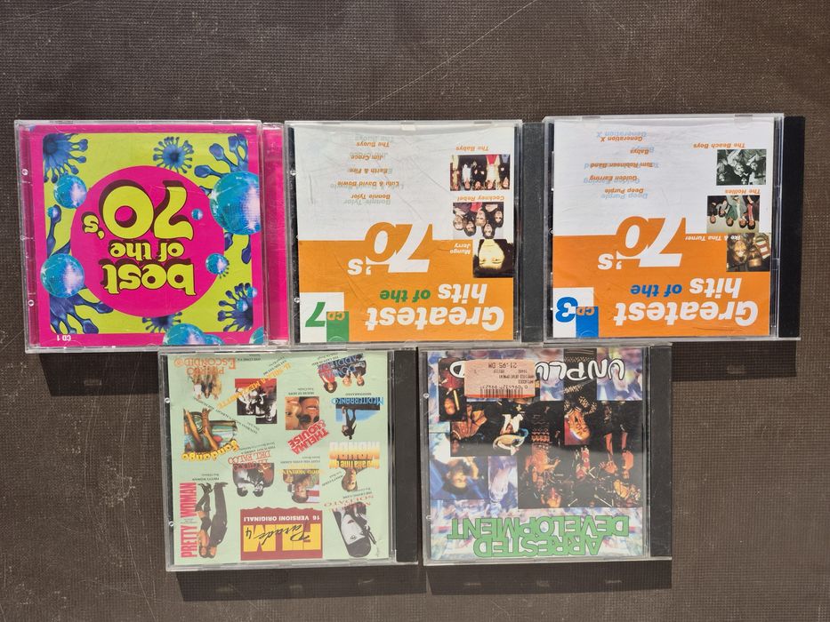 Vând 15 CD muzica usoara mixta straina artisti internationalii celebri 

- HQ