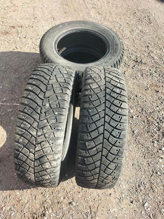 Шины 215.65R16 продам