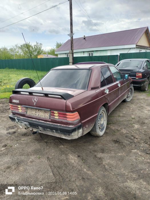 Продам в разборе мерс 190й