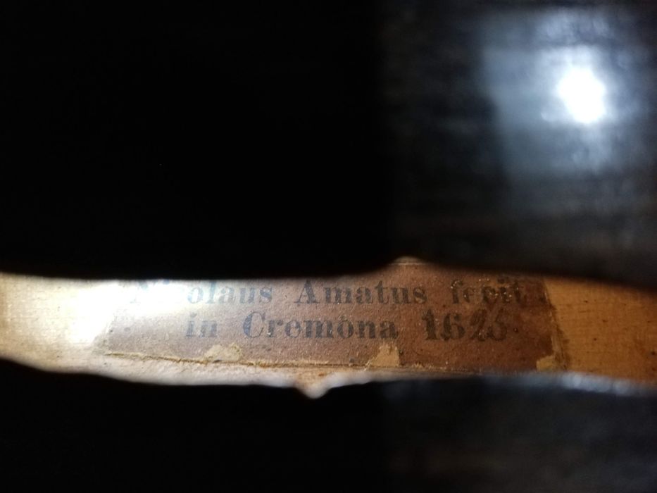 Vind vioară Amati din 1625 fabricata de Nicolas Mateus Amati Italia in