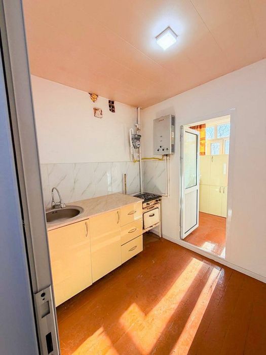 1/2/5 Буюк Ипак Йули 37м2 балкон 2х3 Кирпич Военный Госпиталь