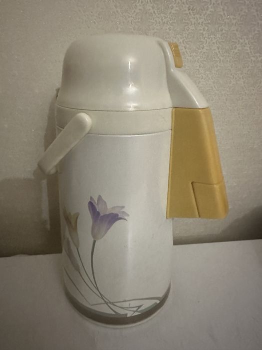 Продам Термос 3 литра