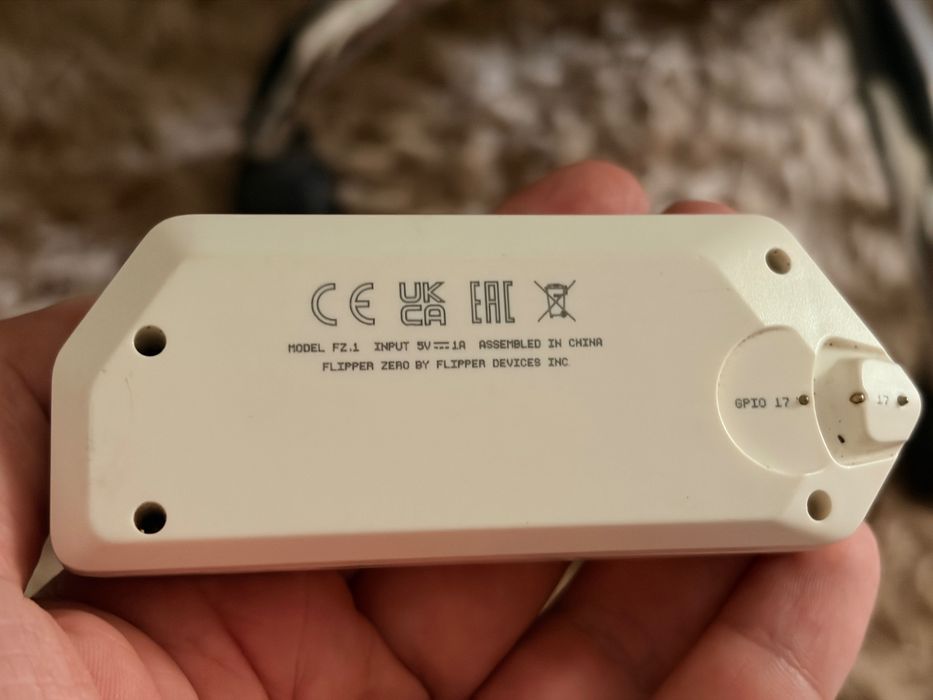 Flipper Zero – максимално възможният комплект: 5 платки (AIO 3-в-1, E07 100mW, ESP32 Wi-Fi, nRF24, CC1101) + Yagi, 150+ NFC, Momentum