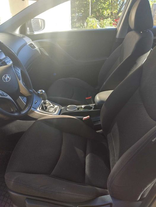 Autoturism Hyundai Elantra Highway+  2012. Gata de drum.