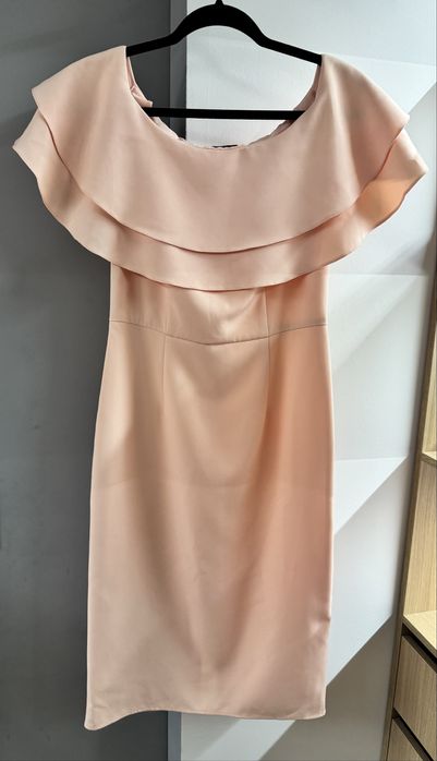 Персиковое платье