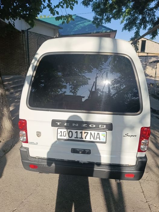 Автомобиль Дамас Van
