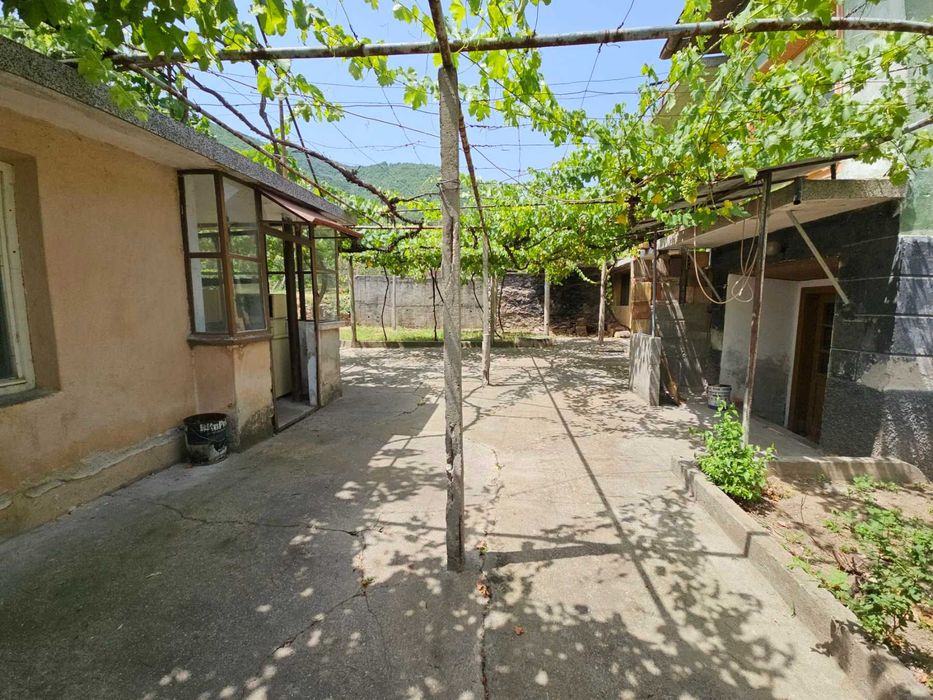 Продава се Къща в Велинград - 150 кв.м за 408 €/кв.м - Снимка #1