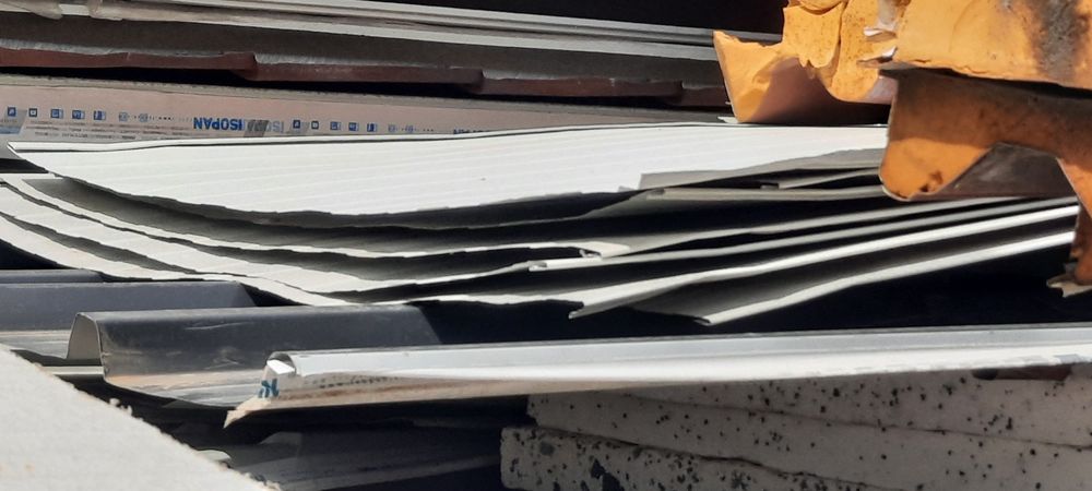 Vând tabla de 0.6mm