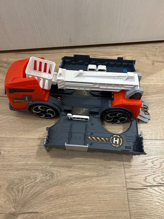 Камиони със светлини и звуци