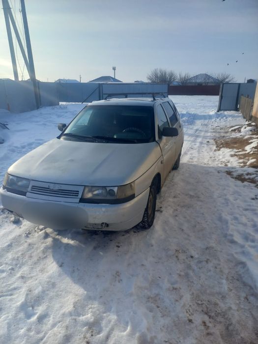 Ваз 2111,, едет как и на бензине, так и на газу