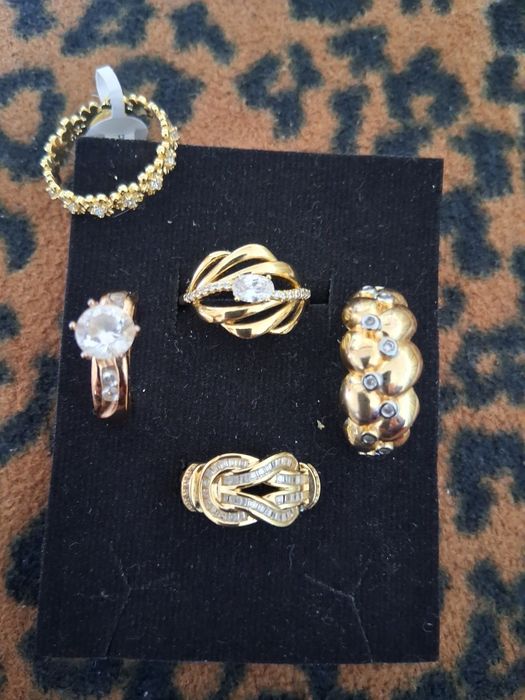 Позлатени обички и пръстени