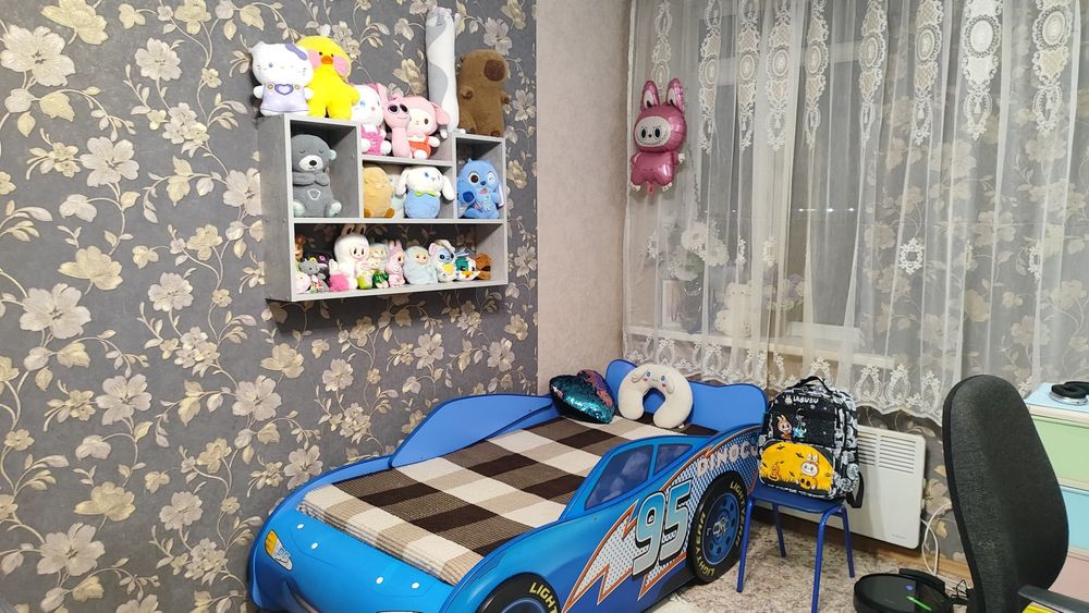 Продам кровать машина