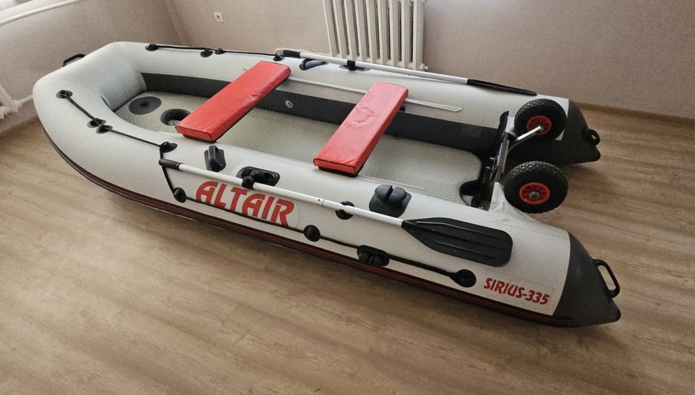 Продам лодку ПВХ Altair Sirius-335