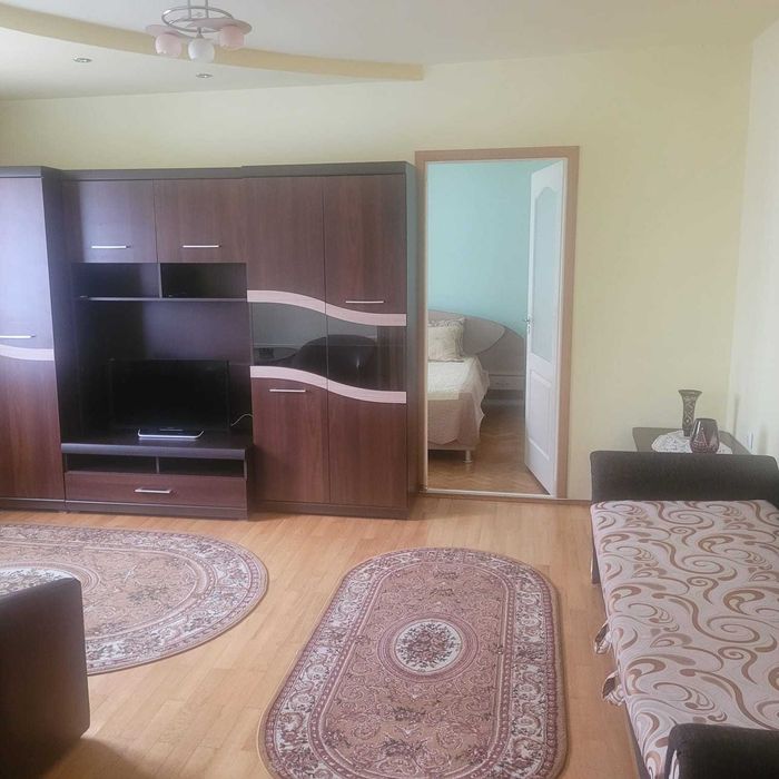Inchiriez apartament