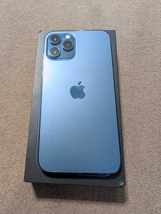 iPhone 12 Pro Max Blue (stare foarte buna) + cutie + husa + folii