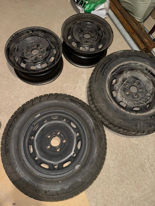 Резина бу   Тойота карина Е