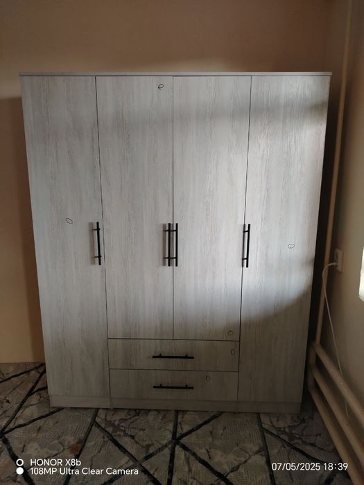 Shkaf sotiladi dastafka ustanovka bepul