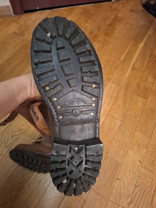 Горнострелковые ботинки.