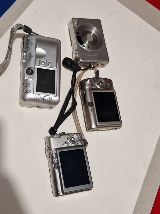 Aparat foto pentru colecție- Canon,  fara informații