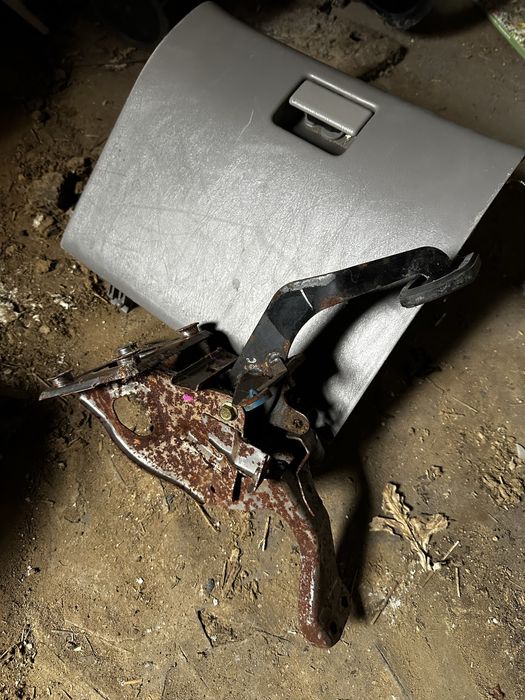 Запчасти estima 2