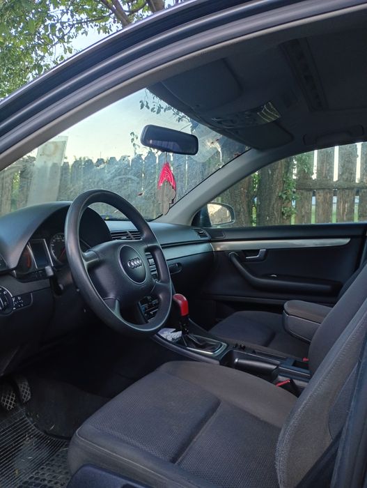 Vând audi A4 B6 mașina personala