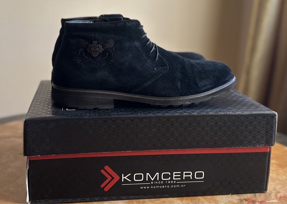 Продаются замшевые ботинки