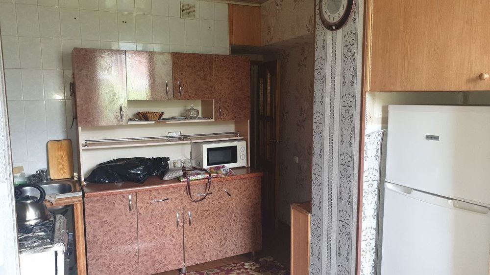 Юнусабад-4 квартал 2/3/4  балкон 2/6 кирпич 52м2 ор-тир Биллюр