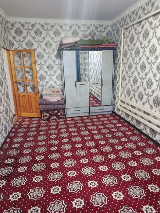 1 xonali kvartira ijaraga beriladi.