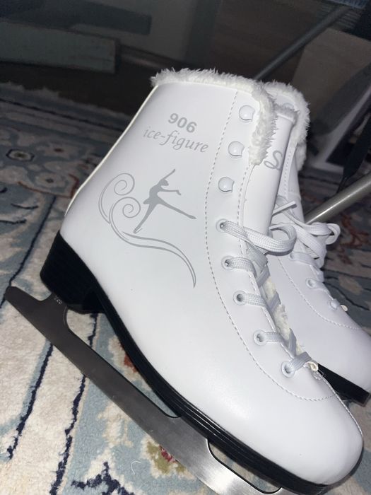 Новые фигурные коньки