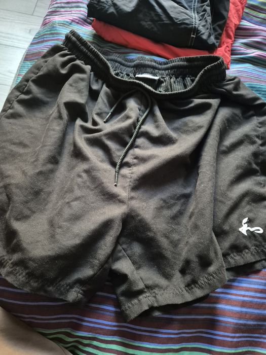 Sorturi Adidas si Livv, 49 lei perechea sau 125 lei toate 3