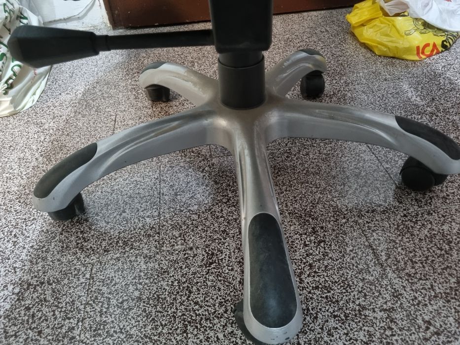 Директорски офис стол