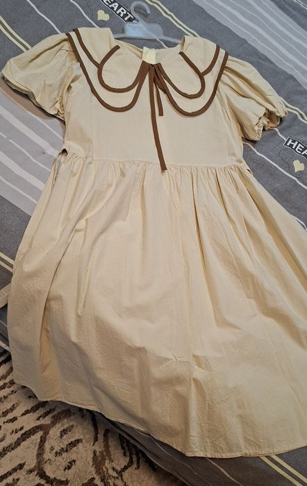 Продаётся платье для девочек на 8-9 лет