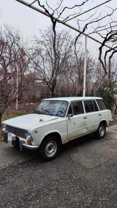 Vaz 2102 sotiladi