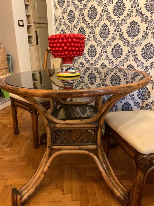 Трапезна маса от бамбук и четири стола