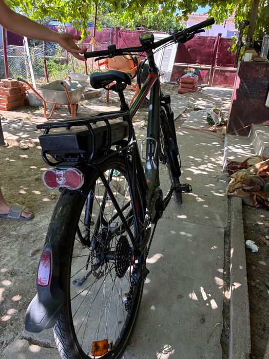 Bicicletă electrică de vânzare CUBE