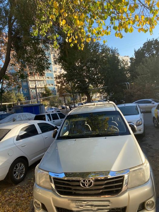 Продается автомобиль TOYOTA HiLIX. Без посредников.
