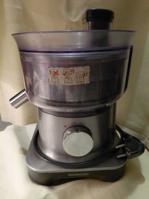 Продается кухонный комбайн Kenwood