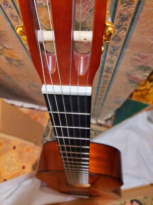 Продам Новую гитару Yamaha C-70