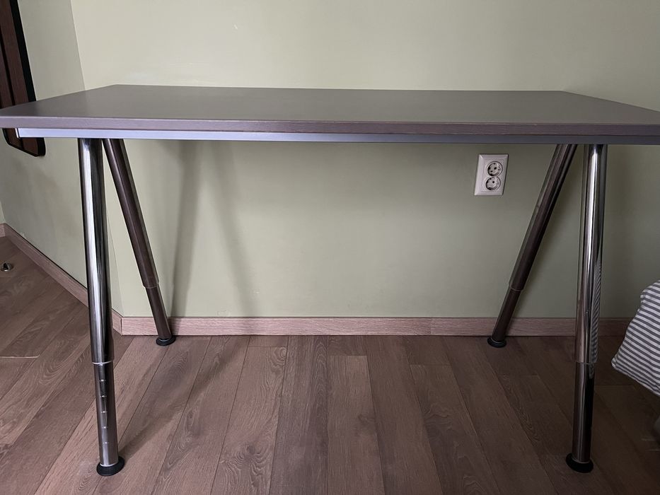 бюро ИКЕА - 120/60см